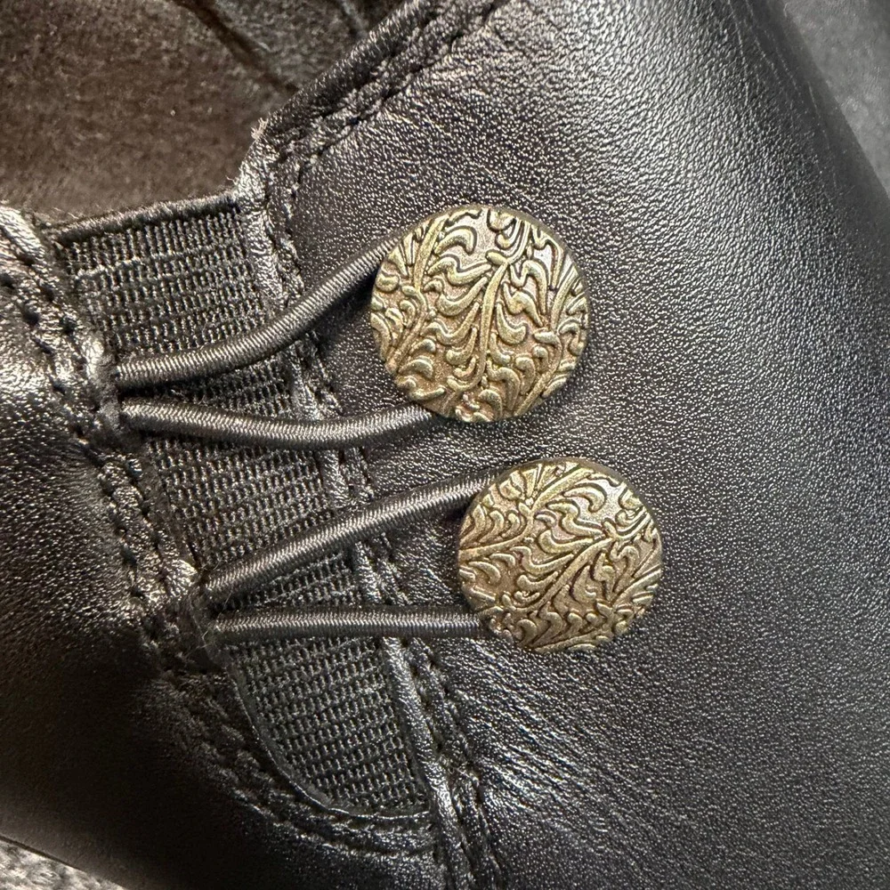 Clarks Emslie Collection Booties Women 7.5 Black Leather Zip Ornate Comfort